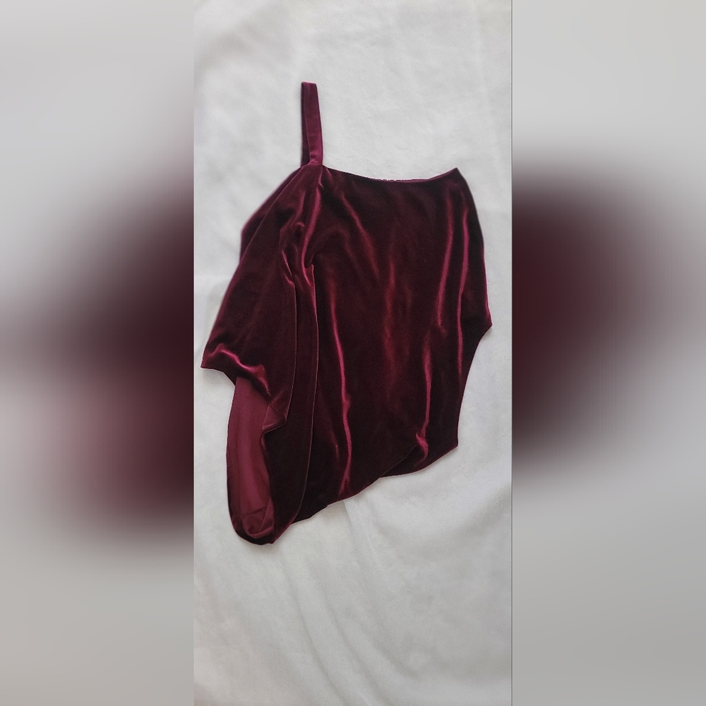 NWOT! Chic Velvet Burgundy Asymmetrical Women's Holiday Blouse Size Medium - Picture 13 of 15